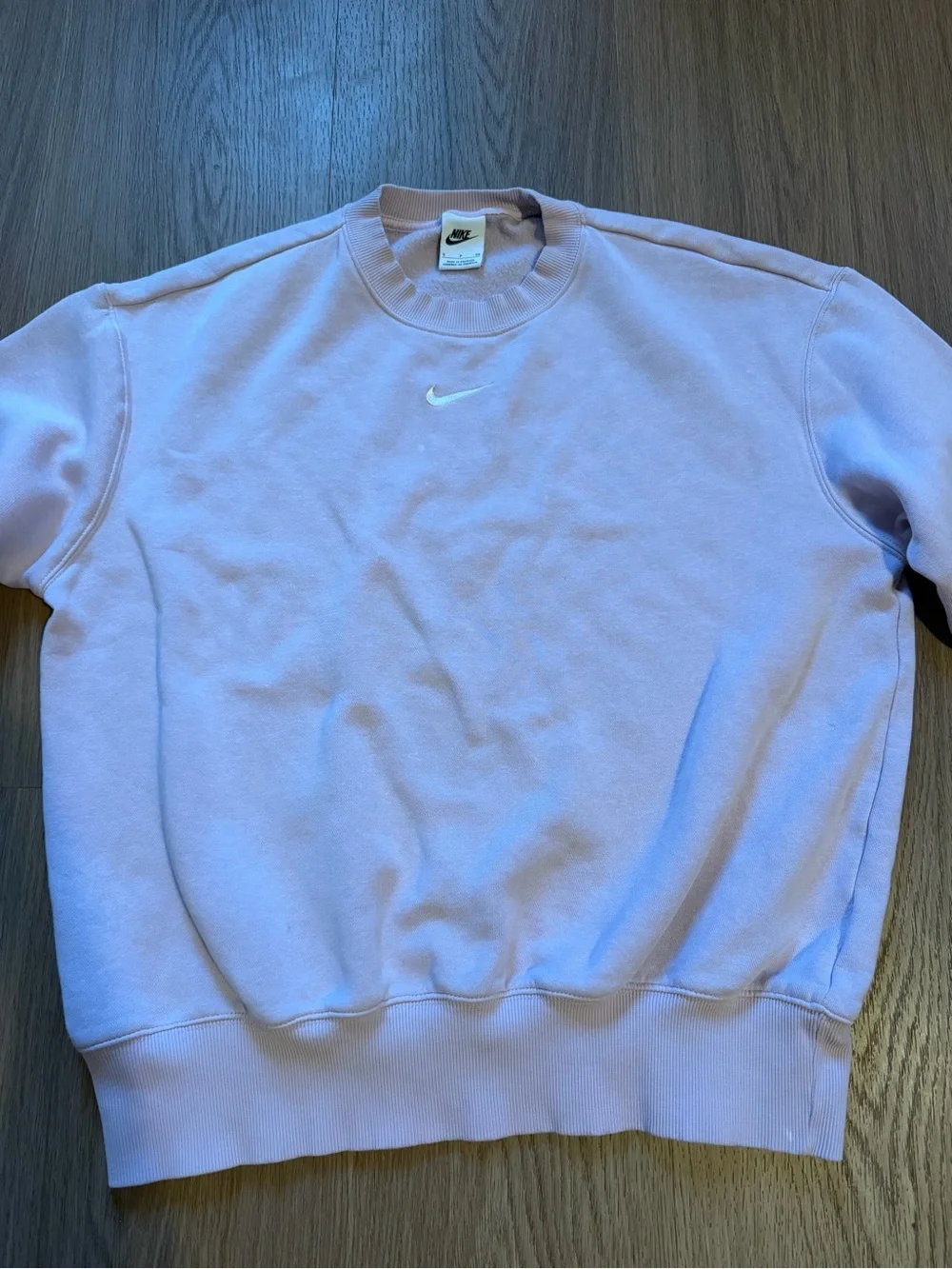 Nike Women’s Small Dusty Pink Embroidered Swoosh Crewneck Sweatshirt